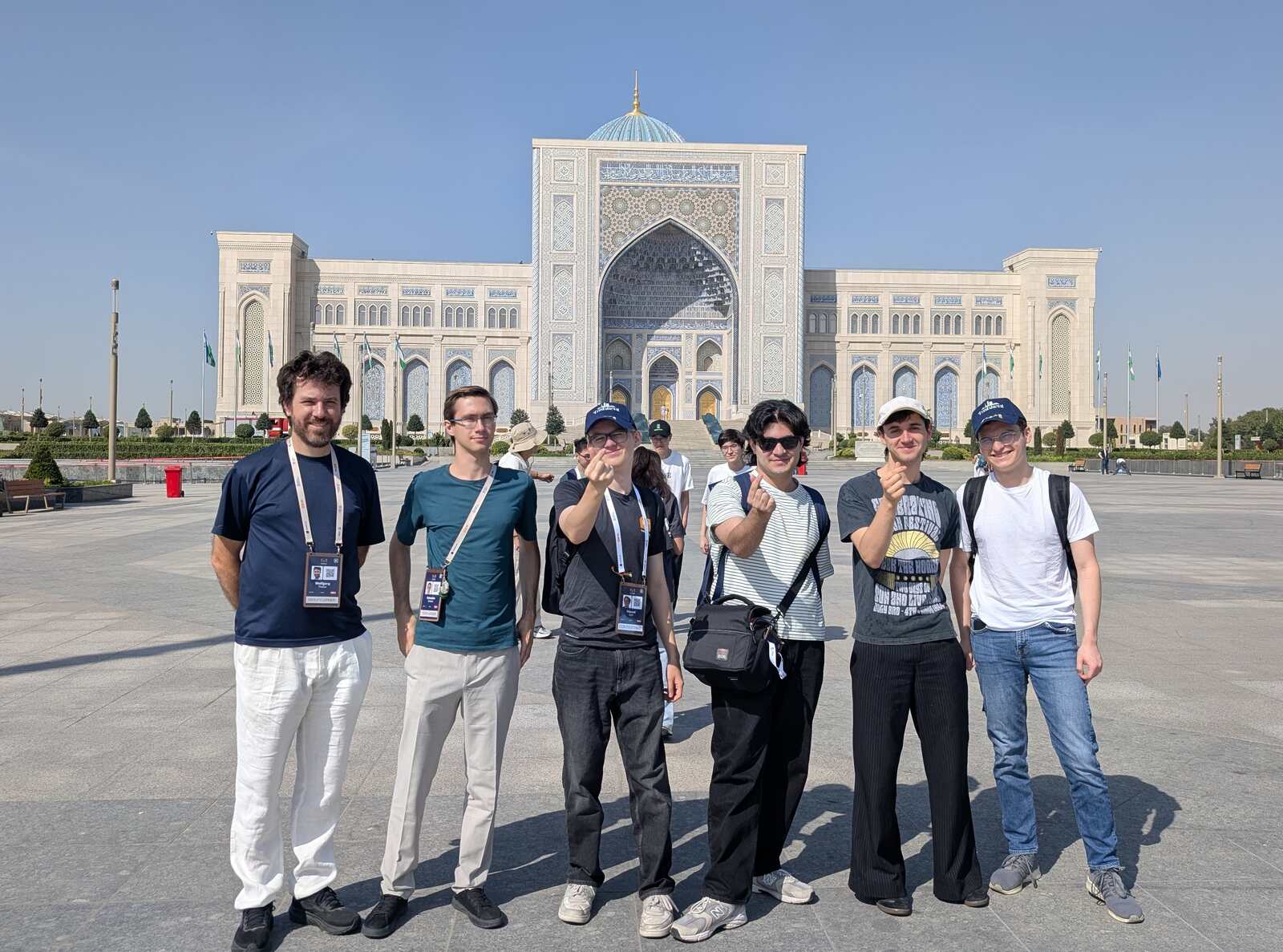Teilnehemer vor dem Islamic Civilization Center